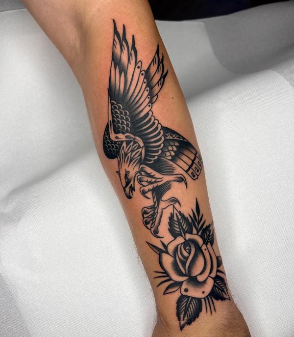 50 Black and White American Traditional Tattoo Designs