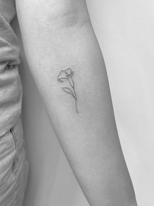 40 Calla Lily Tattoo Designs with Meaning