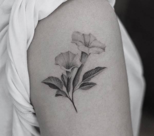 40 Calla Lily Tattoo Designs with Meaning
