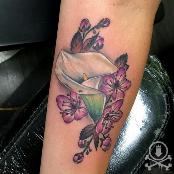 40 Calla Lily Tattoo Designs with Meaning