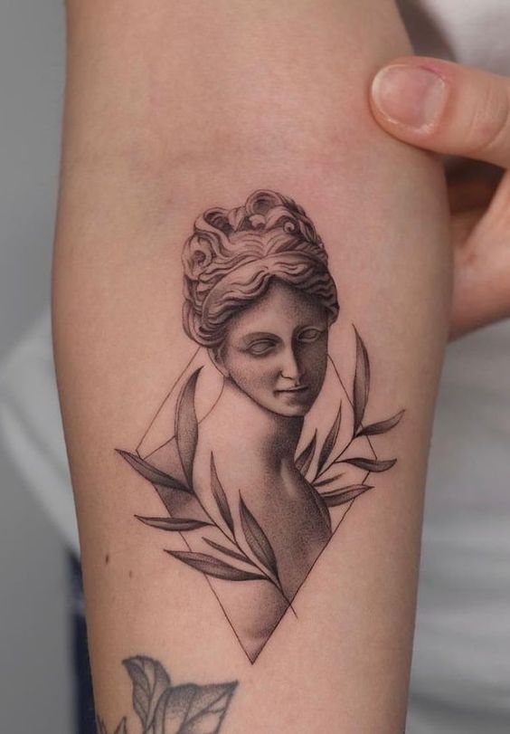20 Captivating Aphrodite Tattoo Designs and Meanings