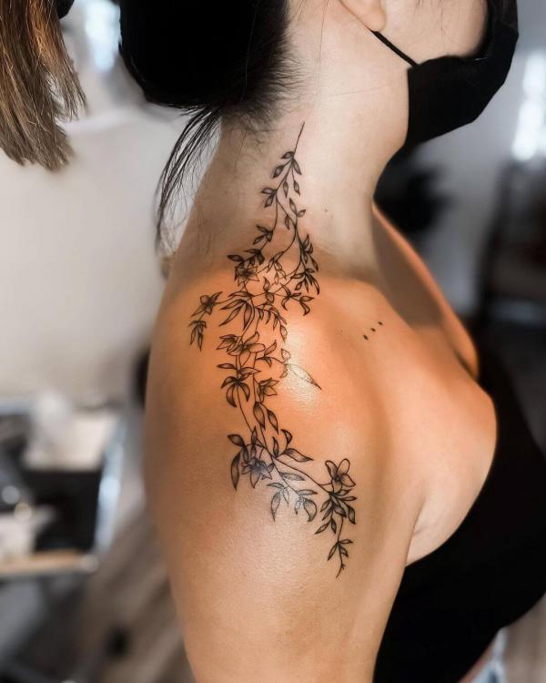 30 Blossoming Ideas: Enchanting Jasmine Tattoo Designs