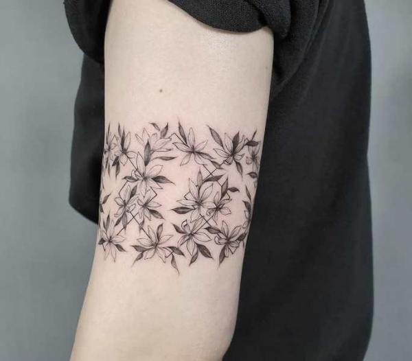 30 Blossoming Ideas: Enchanting Jasmine Tattoo Designs