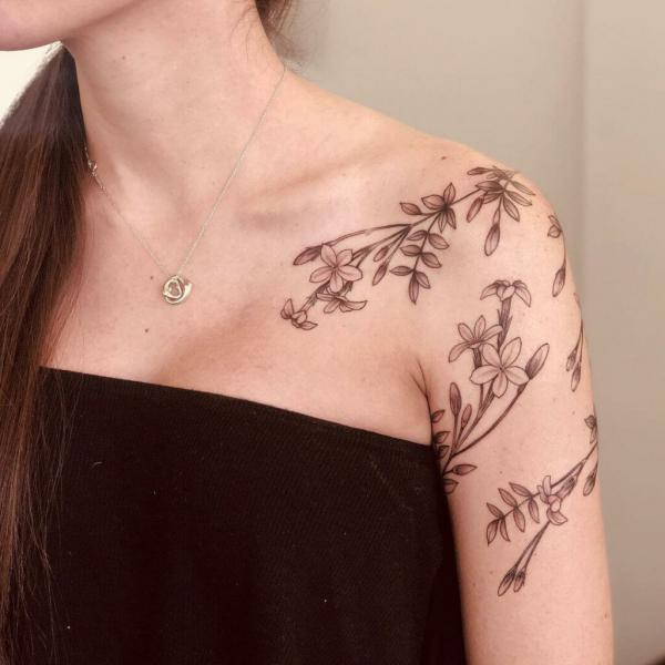 30 Blossoming Ideas: Enchanting Jasmine Tattoo Designs