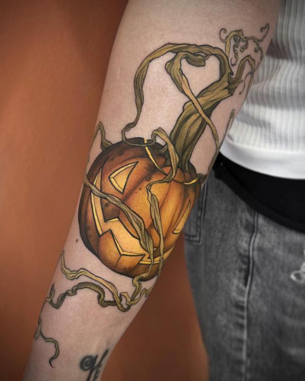 The Art of the Pumpkin Tattoo: Embody the Autumn Spirit