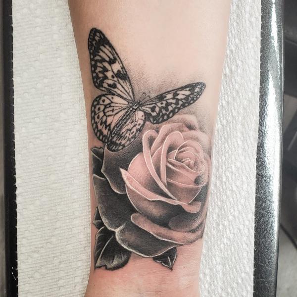 40 Rose and Butterfly Tattoo Designs with Meaning