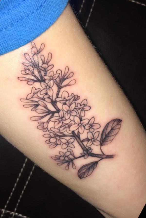 40 Lilac Tattoos: A Blossoming Expression of Individuality