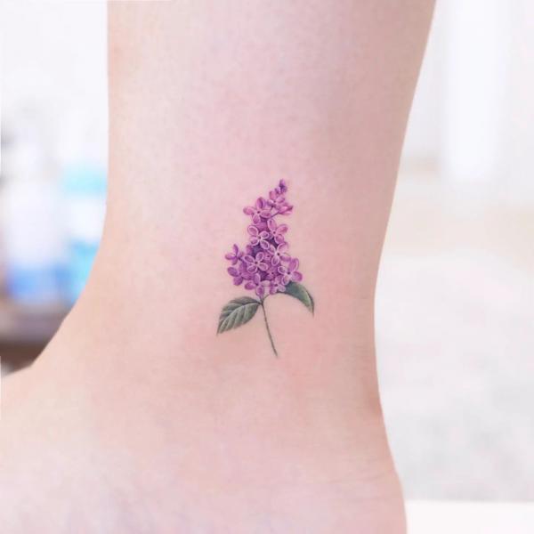 40 Lilac Tattoos: A Blossoming Expression of Individuality