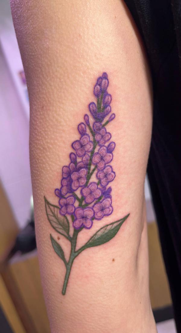 40 Lilac Tattoos: A Blossoming Expression of Individuality