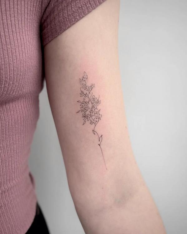 40 Lilac Tattoos: A Blossoming Expression of Individuality