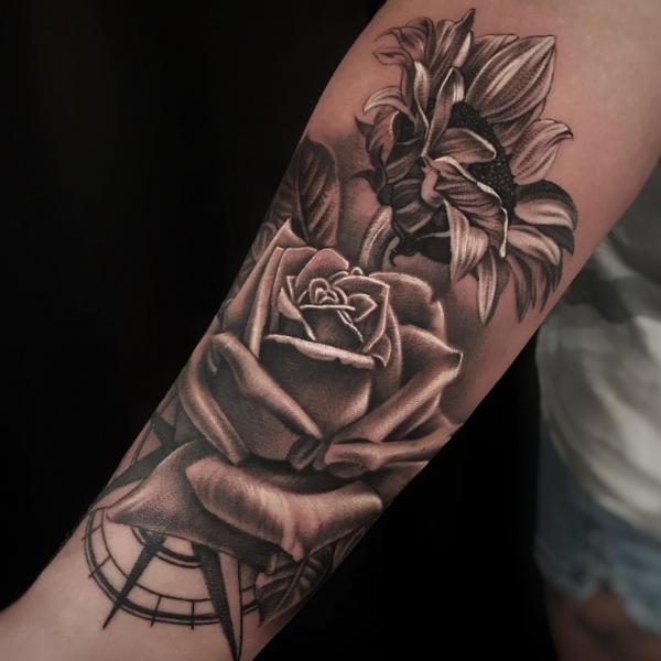 20 Beautiful Sunflower and Rose Tattoo Designs