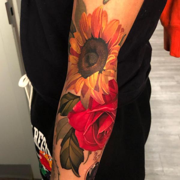 20 Beautiful Sunflower and Rose Tattoo Designs
