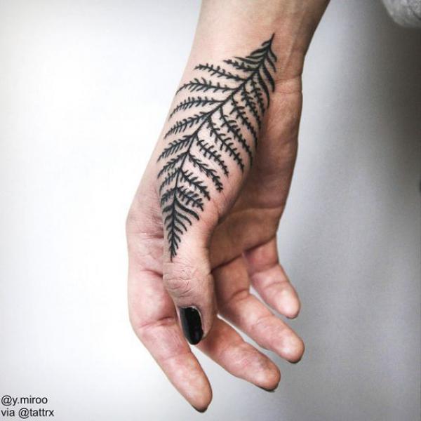 50 Fern Tattoo Designs with Meaning
