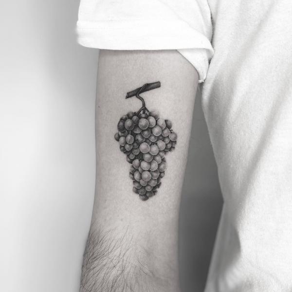 40 Grape Tattoos: A Symbol of Abundance and Prosperity