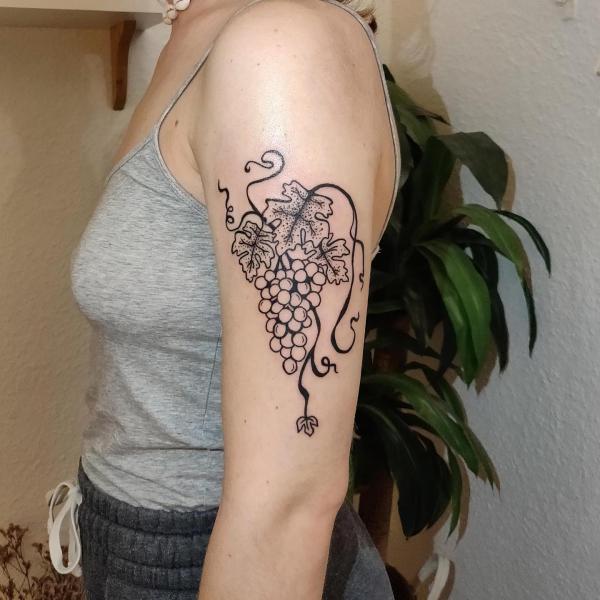 40 Grape Tattoos: A Symbol of Abundance and Prosperity