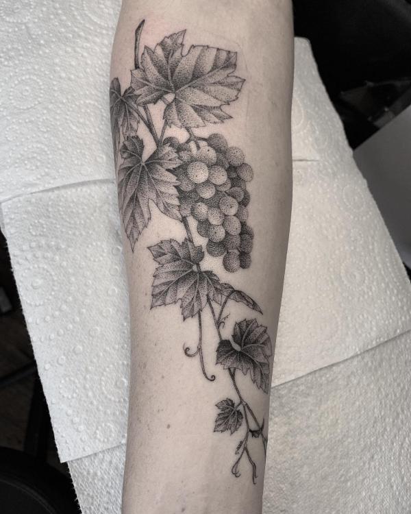 40 Grape Tattoos: A Symbol of Abundance and Prosperity