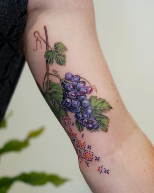 40 Grape Tattoos: A Symbol of Abundance and Prosperity
