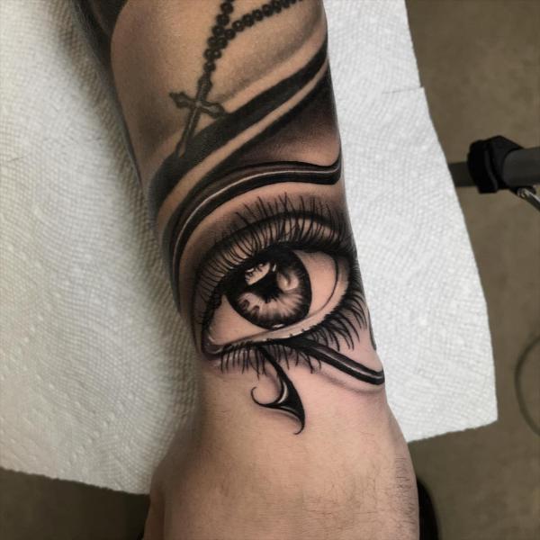 50 Eye of Horus Tattoos with Meaning