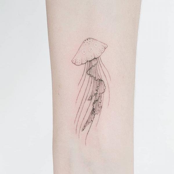 100 Jellyfish Tattoo Designs: the Elegance of Marine Life