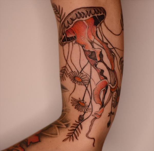 100 Jellyfish Tattoo Designs: the Elegance of Marine Life