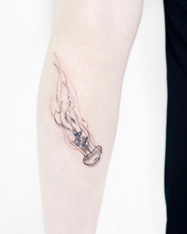 100 Jellyfish Tattoo Designs: the Elegance of Marine Life