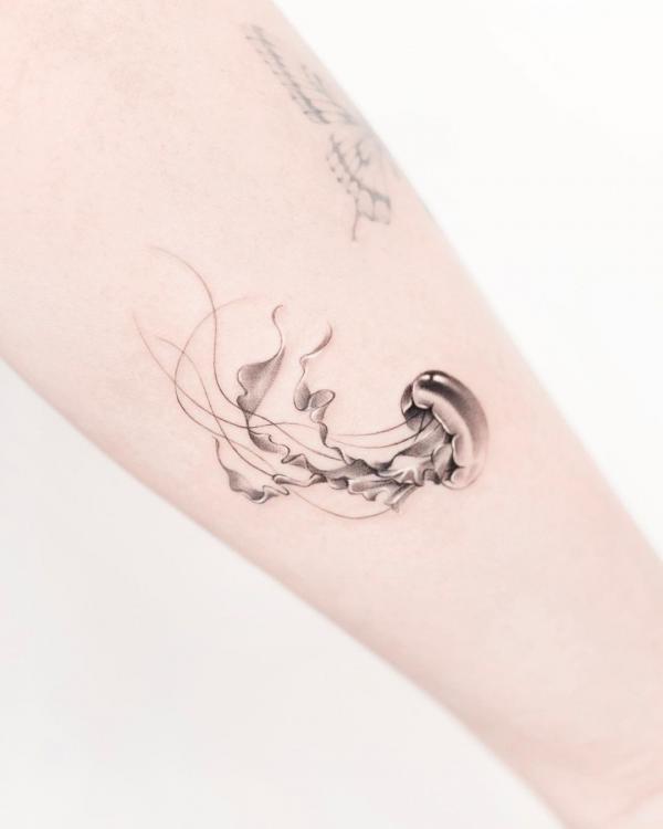 100 Jellyfish Tattoo Designs: the Elegance of Marine Life