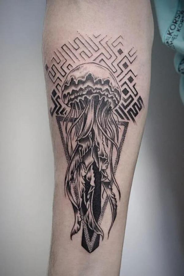 100 Jellyfish Tattoo Designs: the Elegance of Marine Life