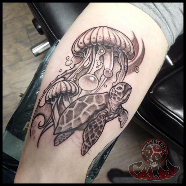 100 Jellyfish Tattoo Designs: the Elegance of Marine Life