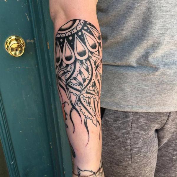 100 Jellyfish Tattoo Designs: the Elegance of Marine Life