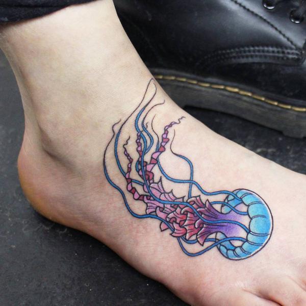 100 Jellyfish Tattoo Designs: the Elegance of Marine Life