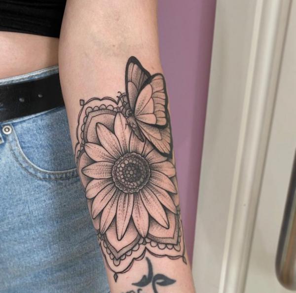 45 Sunflower and Butterfly Tattoo Designs: Ideas for Your Next Ink
