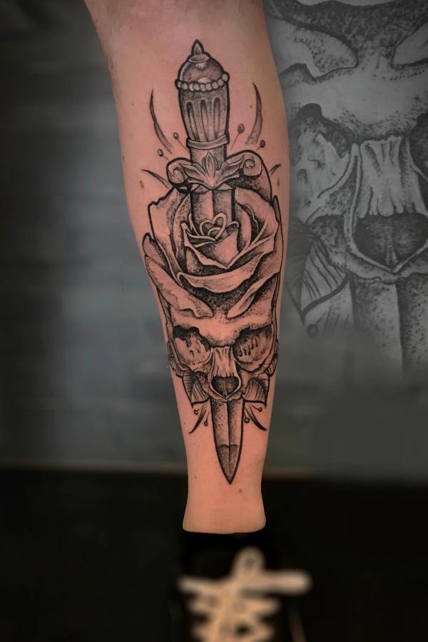 80 Rose and Dagger Tattoo Designs: A Blend of Beauty and Edge