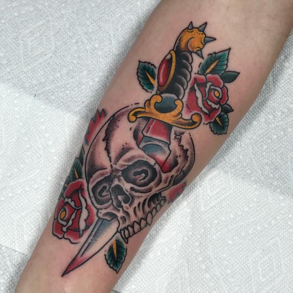 80 Rose and Dagger Tattoo Designs: A Blend of Beauty and Edge