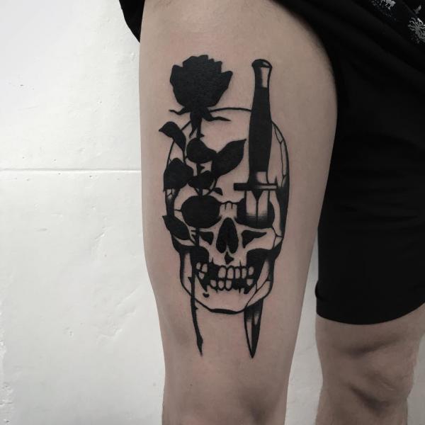 80 Rose and Dagger Tattoo Designs: A Blend of Beauty and Edge