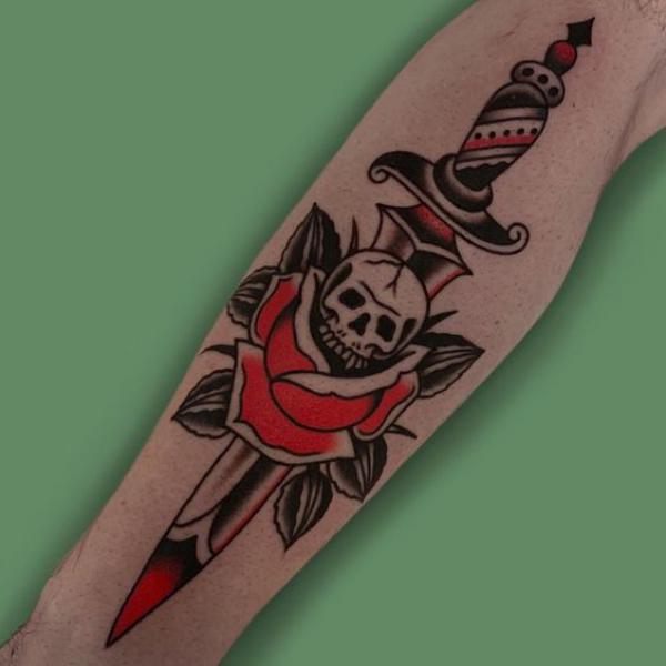80 Rose and Dagger Tattoo Designs: A Blend of Beauty and Edge
