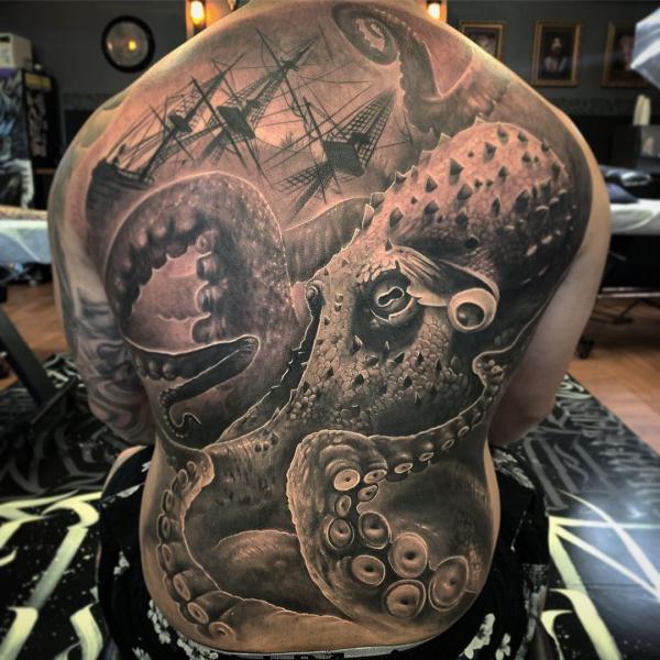 Shipwreck Tattoo: the Depths of Symbolism and Artistry