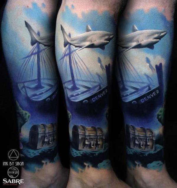 Shipwreck Tattoo: the Depths of Symbolism and Artistry