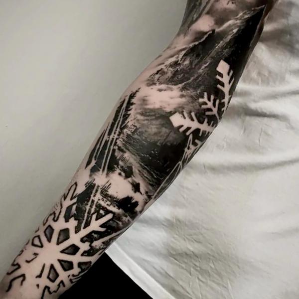 100 Snowflake tattoo Ideas for Your Winter Ink