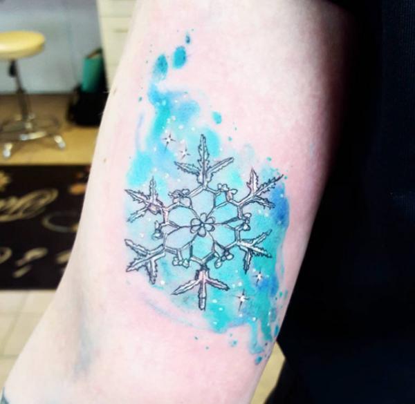 100 Snowflake tattoo Ideas for Your Winter Ink
