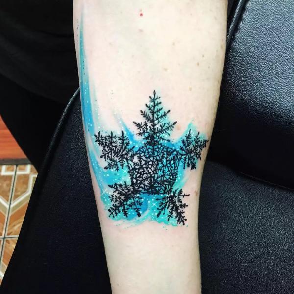 100 Snowflake tattoo Ideas for Your Winter Ink