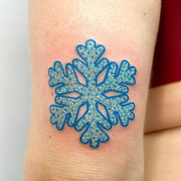 100 Snowflake tattoo Ideas for Your Winter Ink