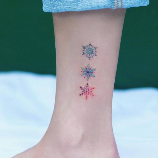 100 Snowflake tattoo Ideas for Your Winter Ink