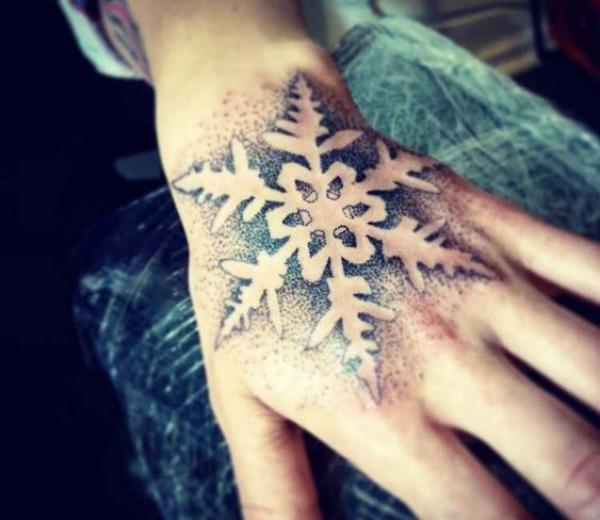 100 Snowflake tattoo Ideas for Your Winter Ink