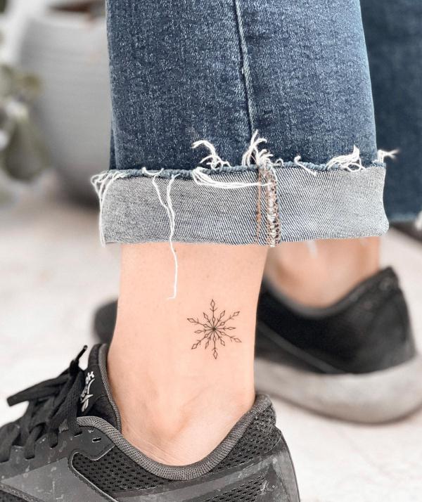100 Snowflake tattoo Ideas for Your Winter Ink