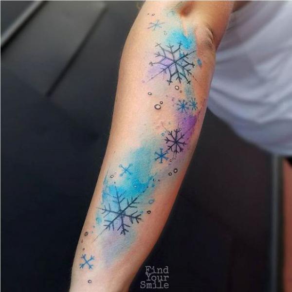 100 Snowflake tattoo Ideas for Your Winter Ink