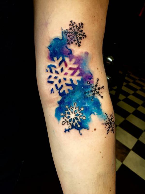 100 Snowflake tattoo Ideas for Your Winter Ink