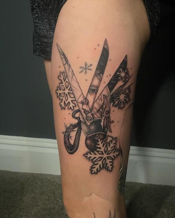 100 Snowflake tattoo Ideas for Your Winter Ink