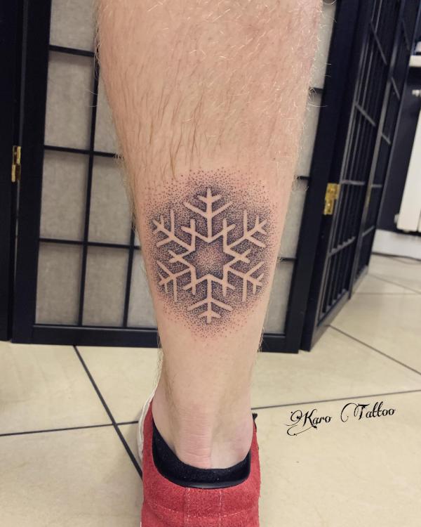 100 Snowflake tattoo Ideas for Your Winter Ink