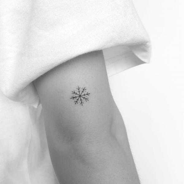 100 Snowflake tattoo Ideas for Your Winter Ink