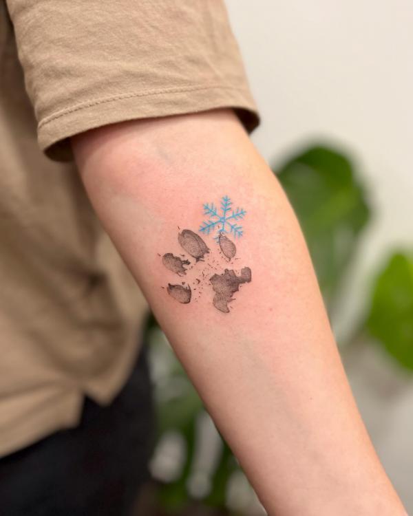 100 Snowflake tattoo Ideas for Your Winter Ink